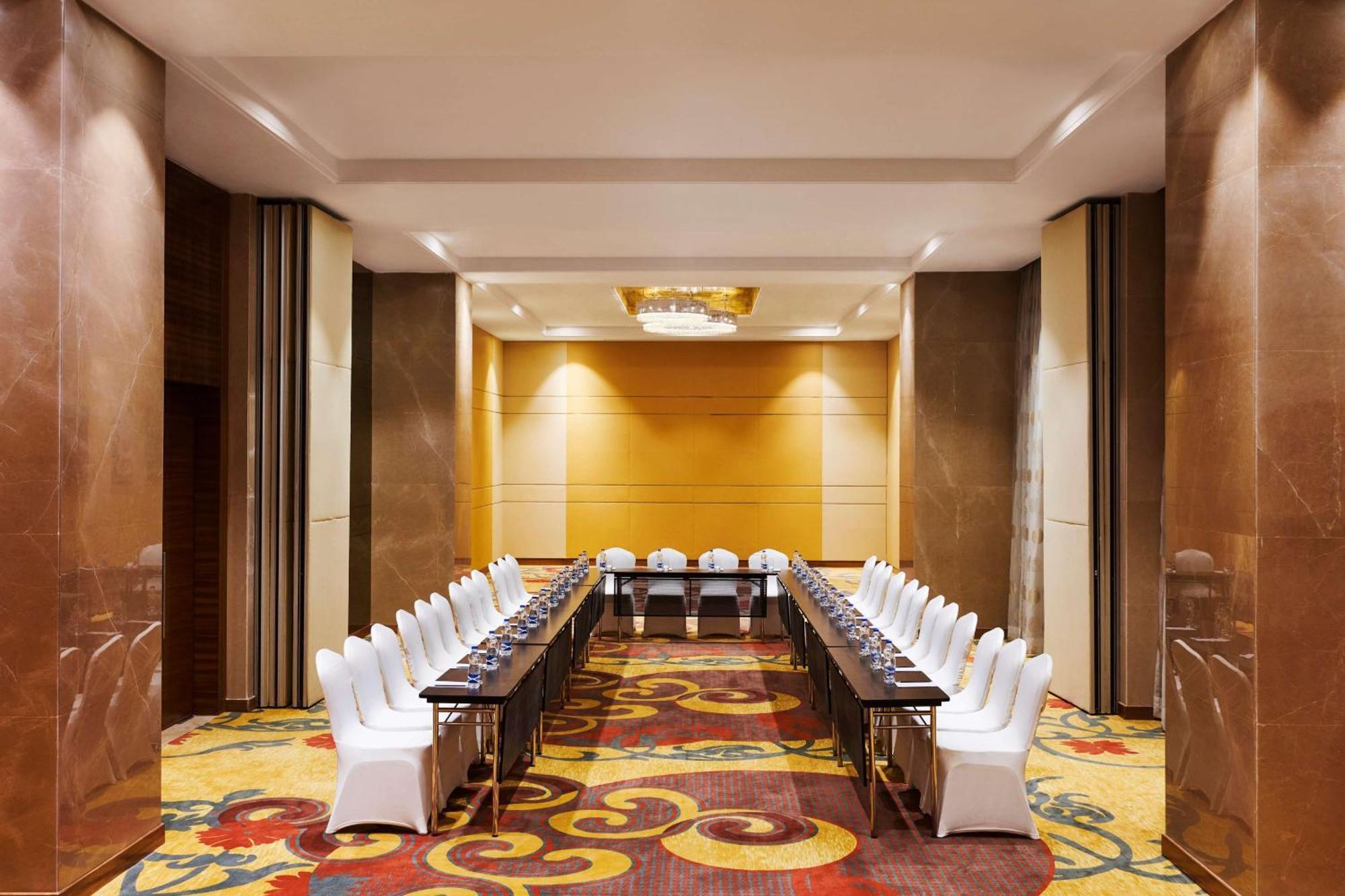 Hilton Garden Inn Lucknow Exterior foto