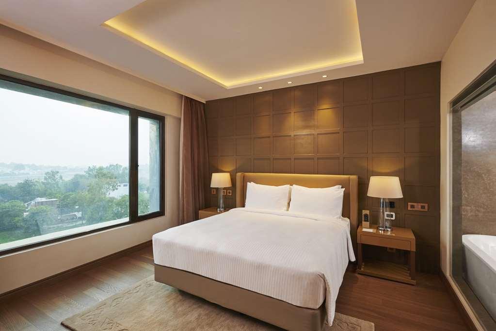 Hilton Garden Inn Lucknow Zimmer foto